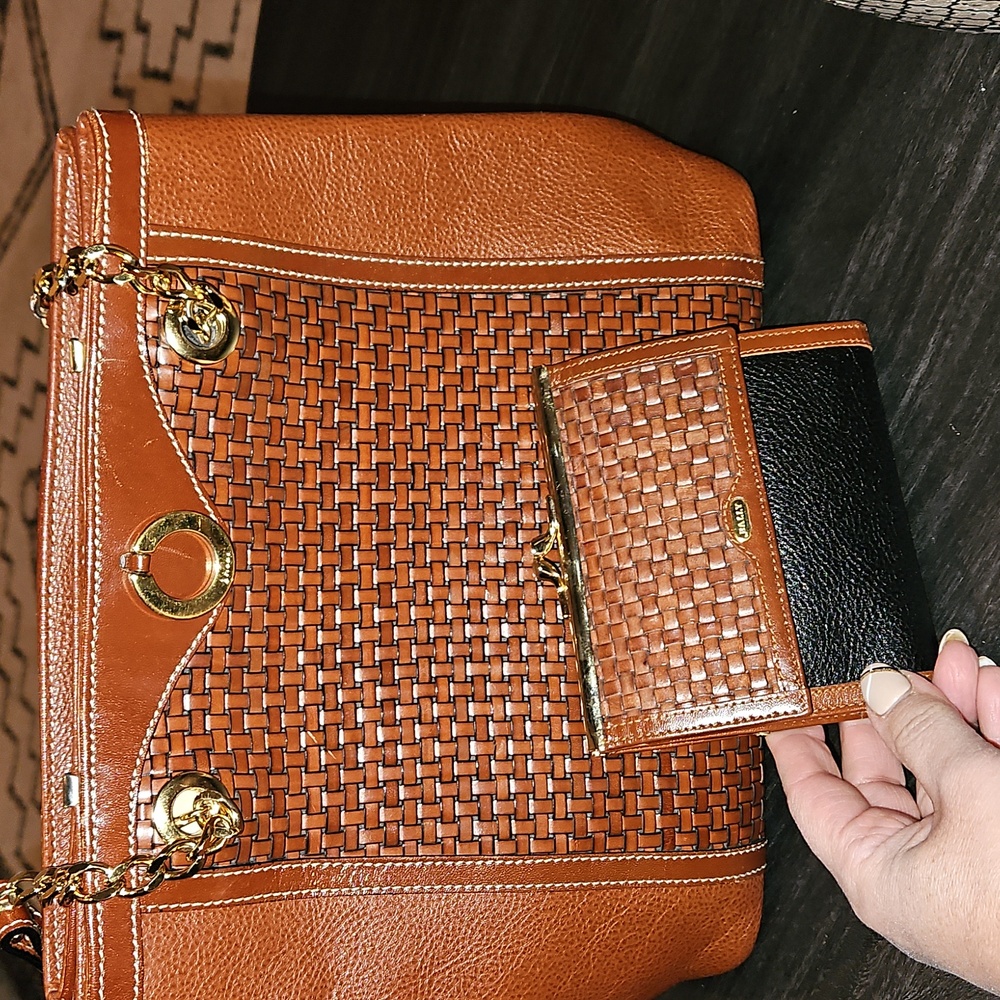 Bally Elegant Brown Woven Leather Handbag & Wallet
